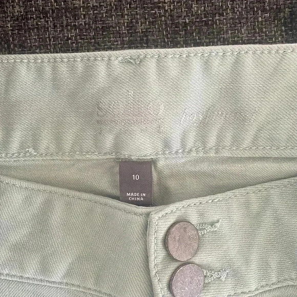 Size 10 Seafoam Green crop distressed Soho Boyfriend Jeans from NY&Co - Picture 4 of 6